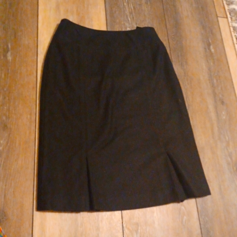 Banana republic black pleated skirt size 2